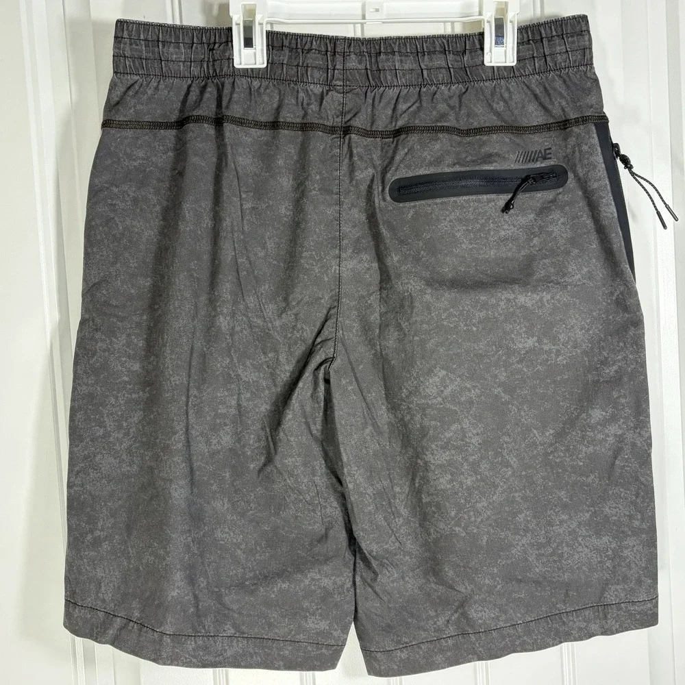 American Eagle AE Flex Men's Medium Gray Performance Athletic Training Shorts